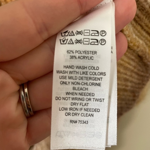 NWT Rachel Zoe sweater-medium - Picture 3 of 3